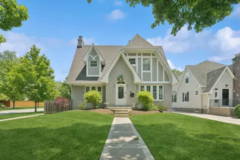 345 N Oaklawn Ave, Elmhurst, IL 60126