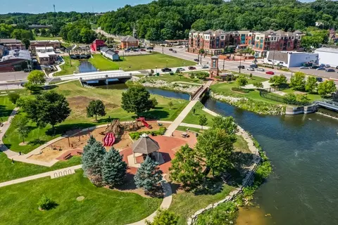 View/Area - 305 W Point Cir, Algonquin, IL 60102 photo 1 of 2
