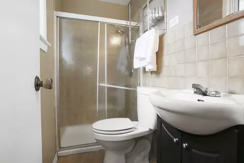 Bath - 4336 Mann St, Oak Forest, IL 60452 photo 2 of 2