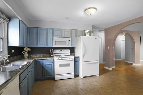 Kitchen - 4336 Mann St, Oak Forest, IL 60452 photo 1 of 2