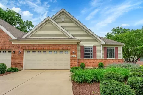 63 Tall Grass Ct, Streamwood, IL 60107