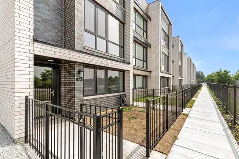 3122 S Benson St #4, Chicago, IL 60608