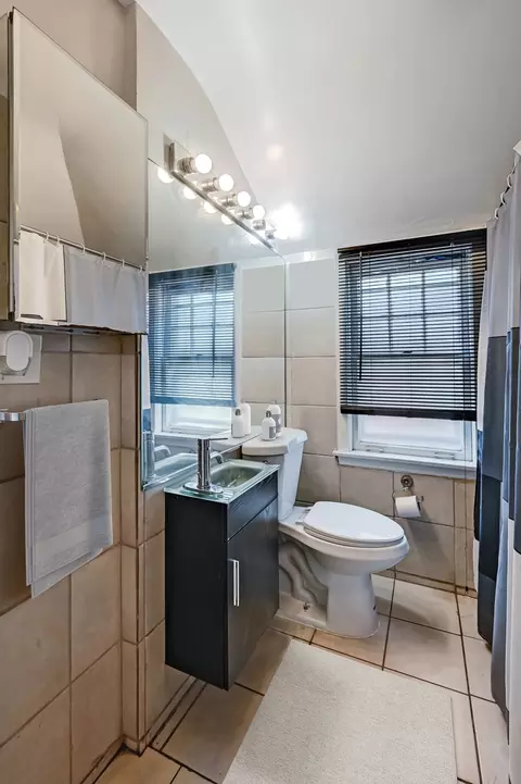 Bath - 2024 S 17th Ave, Broadview, IL 60155 photo 1 of 1