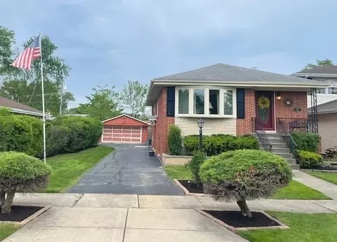 9019 27th St, Brookfield, IL 60513
