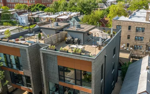 3032 W Lyndale St #3E, Chicago, IL 60647