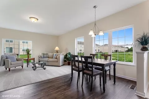 902 Lexington St, Mchenry, IL 60050 photo 2