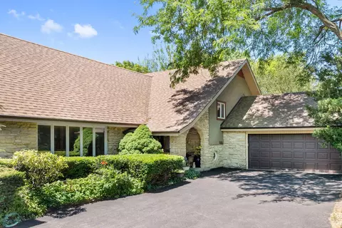 5 N430 Fence Rail Ct, Saint Charles, IL 60175