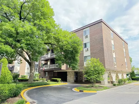 1331 S Finley Rd #420, Lombard, IL 60148