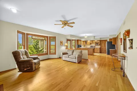 6 Red Hawk Dr, Oswego, IL 60543 photo 4