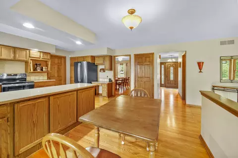 6 Red Hawk Dr, Oswego, IL 60543 photo 9
