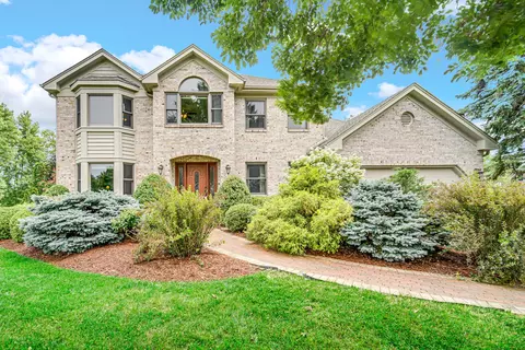 6 Red Hawk Dr, Oswego, IL 60543