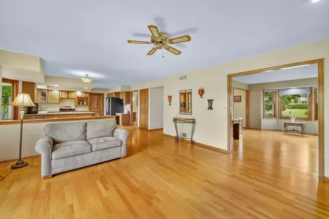 6 Red Hawk Dr, Oswego, IL 60543 photo 5