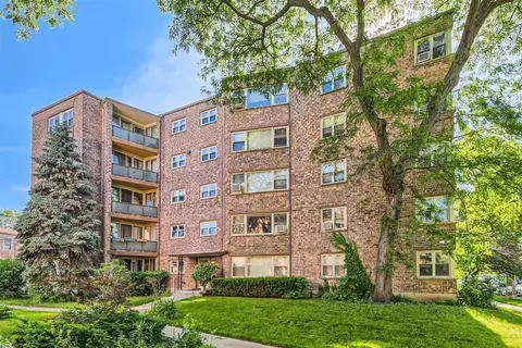 2142 W Rosemont Ave #1D, Chicago, IL 60659