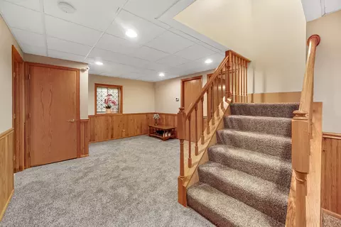 Entry Way - 95 Briargate Rd, Cary, IL 60013 photo 3 of 3