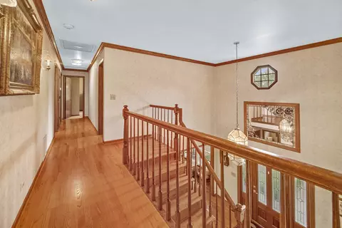 Entry Way - 95 Briargate Rd, Cary, IL 60013 photo 2 of 3