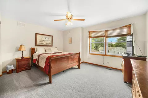Bedroom - 95 Briargate Rd, Cary, IL 60013 photo 3 of 4