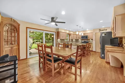 Dining - 95 Briargate Rd, Cary, IL 60013 photo 2 of 2