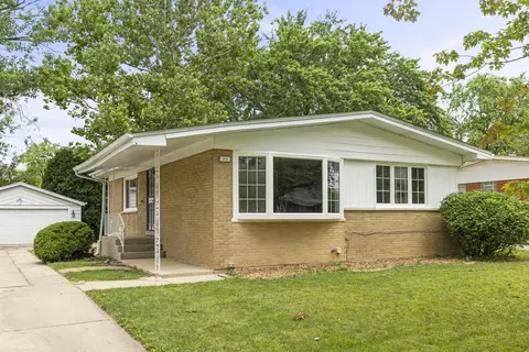 308 N Park Dr, Glenwood, IL 60425