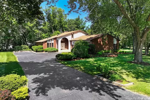 9619 Captains Dr, Algonquin, IL 60102 photo 11