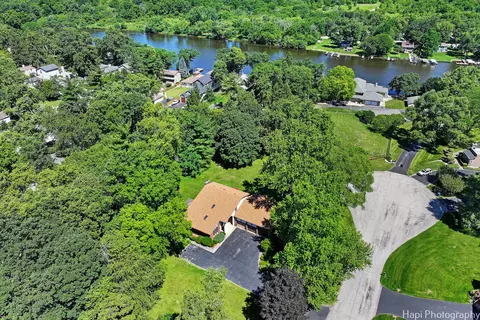 9619 Captains Dr, Algonquin, IL 60102 photo 5