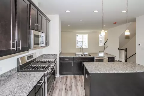Kitchen - 1119 Dock St, Des Plaines, IL 60018 photo 5 of 9