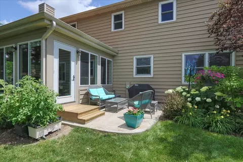 920 N Dovington Dr, Hoffman Estates, IL 60169 photo 32