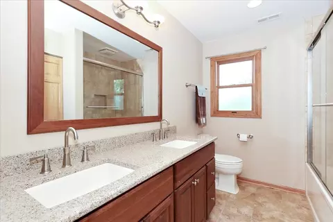 920 N Dovington Dr, Hoffman Estates, IL 60169 photo 22