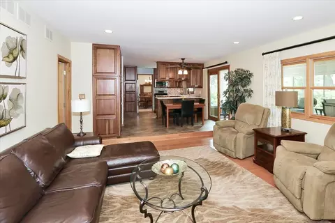920 N Dovington Dr, Hoffman Estates, IL 60169 photo 11