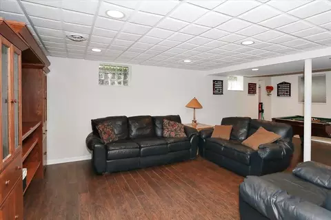 920 N Dovington Dr, Hoffman Estates, IL 60169 photo 25