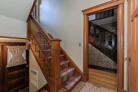 Entry Way - 1414 E Grove St, Bloomington, IL 61701 photo 7 of 18