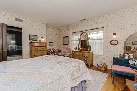 Bedroom - 1414 E Grove St, Bloomington, IL 61701 photo 5 of 10