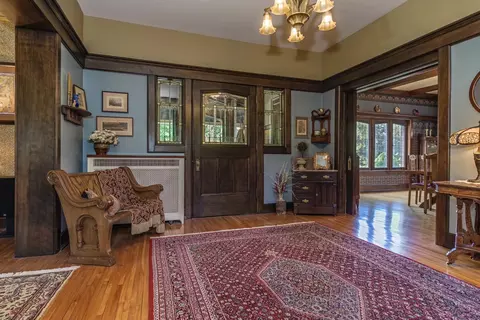 Entry Way - 1414 E Grove St, Bloomington, IL 61701 photo 2 of 18