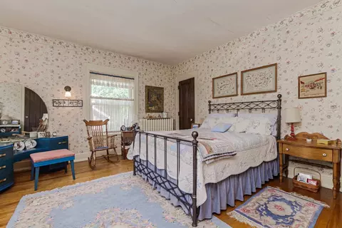 Bedroom - 1414 E Grove St, Bloomington, IL 61701 photo 4 of 10