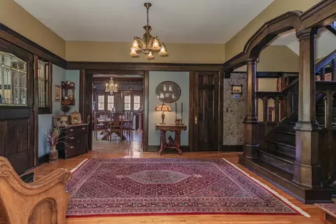 Entry Way - 1414 E Grove St, Bloomington, IL 61701 photo 5 of 18