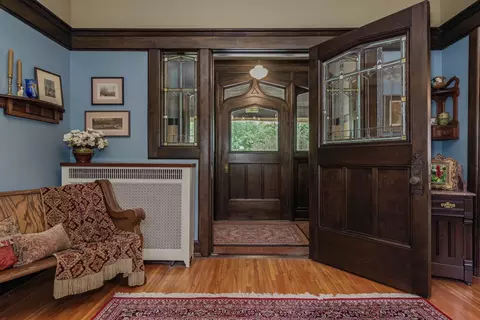 Entry Way - 1414 E Grove St, Bloomington, IL 61701 photo 16 of 18