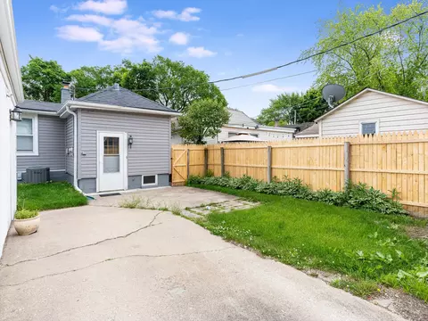 1786 White St, Des Plaines, IL 60018 photo 16