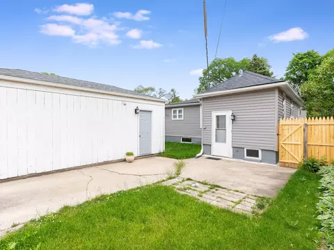 1786 White St, Des Plaines, IL 60018 photo 15