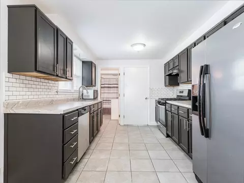 1786 White St, Des Plaines, IL 60018 photo 5