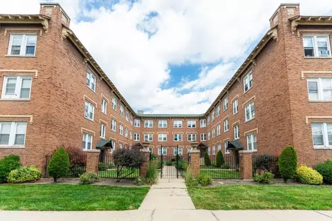4814 W Hutchinson St #1B, Chicago, IL 60641