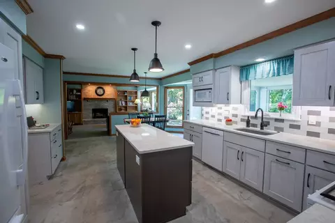 770 Ayers St, Bolingbrook, IL 60440 photo 5