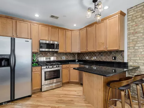 Kitchen - 4814 N Hoyne Ave #2, Chicago, IL 60625 photo 1 of 2
