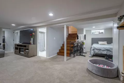 466 Radcliffe Ave, Des Plaines, IL 60016 photo 17