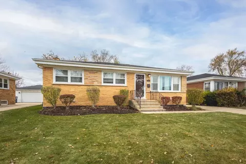 466 Radcliffe Ave, Des Plaines, IL 60016 photo 2