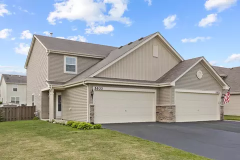 2633 Carlisle Ln, Hampshire, IL 60140