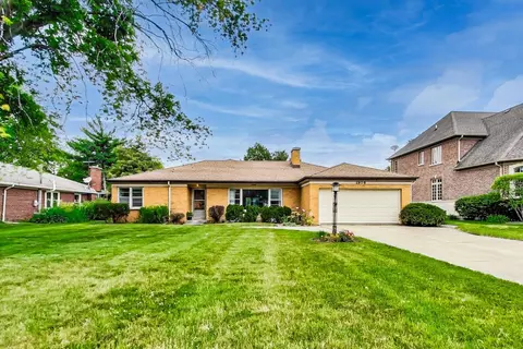 1906 Manor Ln, Park Ridge, IL 60068