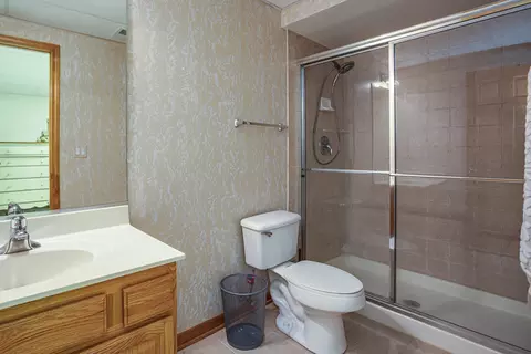 Bath - 1357 Danada Ct, Naperville, IL 60563 photo 4 of 4