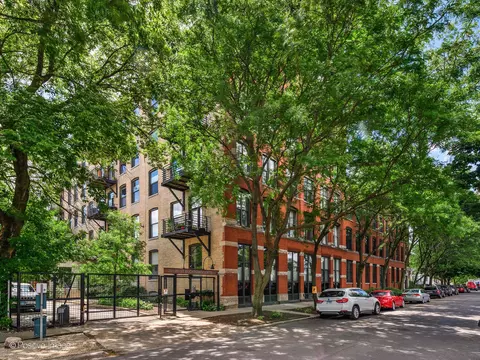 2511 W Moffat St #401, Chicago, IL 60647