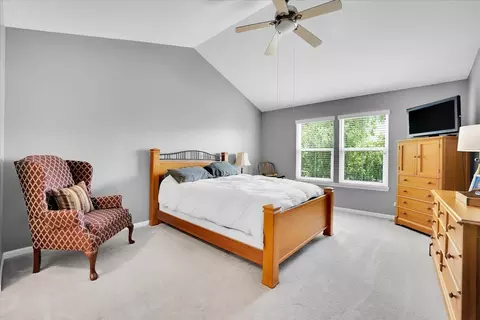 2914 Falling Waters Dr, Lindenhurst, IL 60046 photo 15