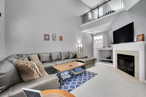 2914 Falling Waters Dr, Lindenhurst, IL 60046 photo 7
