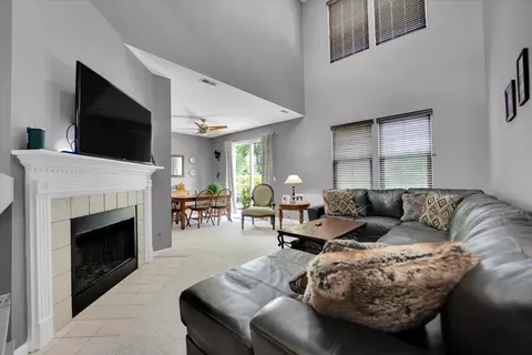 2914 Falling Waters Dr, Lindenhurst, IL 60046 photo 5